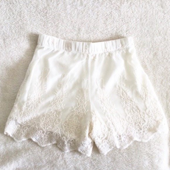 Rebellion Boho White Lace Elastic Waist Shorts SM - Picture 1 of 5